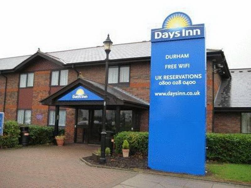 Super 8 By Wyndham Durham Hotel Buitenkant foto