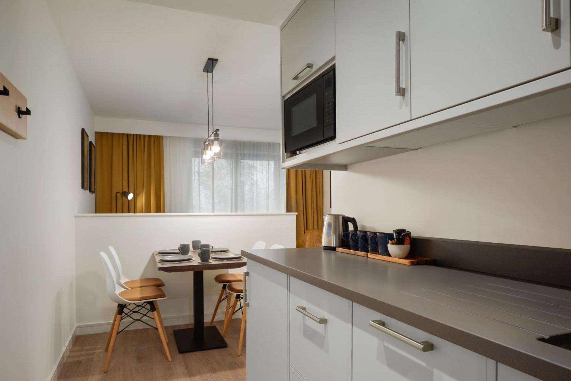 Super 8 By Wyndham Durham Hotel Buitenkant foto