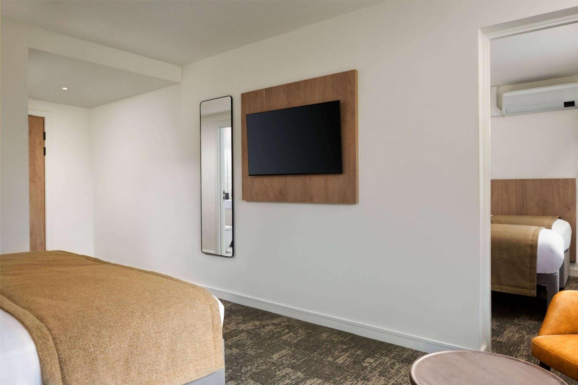 Super 8 By Wyndham Durham Hotel Buitenkant foto